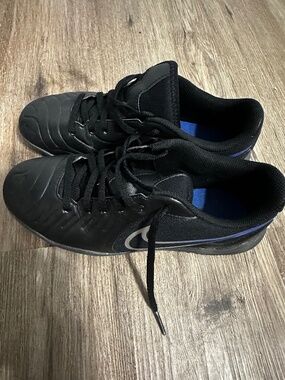 Nike indoor soccer shoes